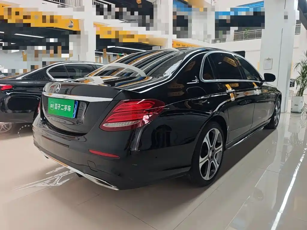 Mercedes-Benz E-Class — миниатюра 7