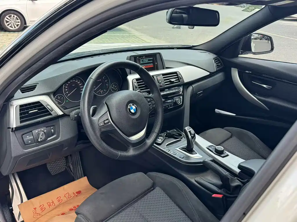 BMW 3 Series — миниатюра 9