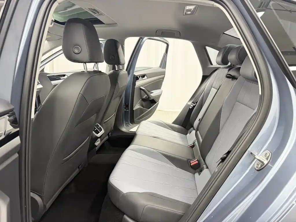 Volkswagen Lavida — миниатюра 10