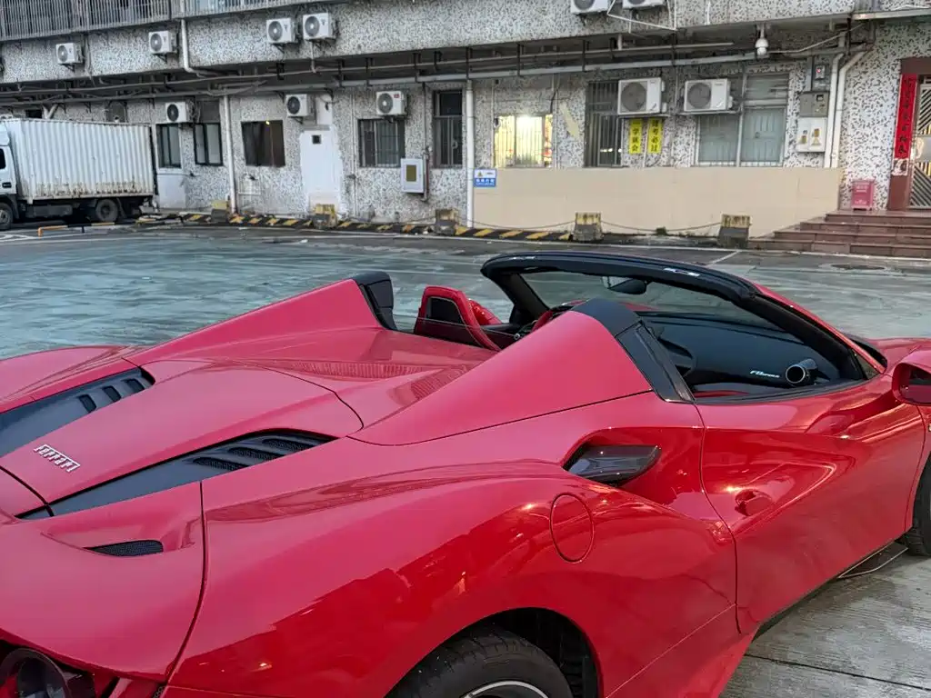 Ferrari F8 — миниатюра 6