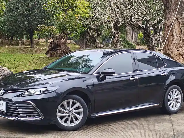 TOYOTA CAMRY