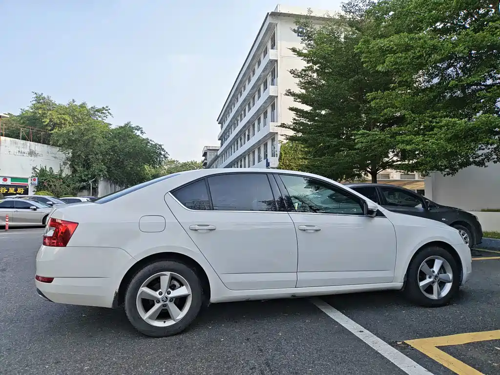 Skoda Octavia — миниатюра 7