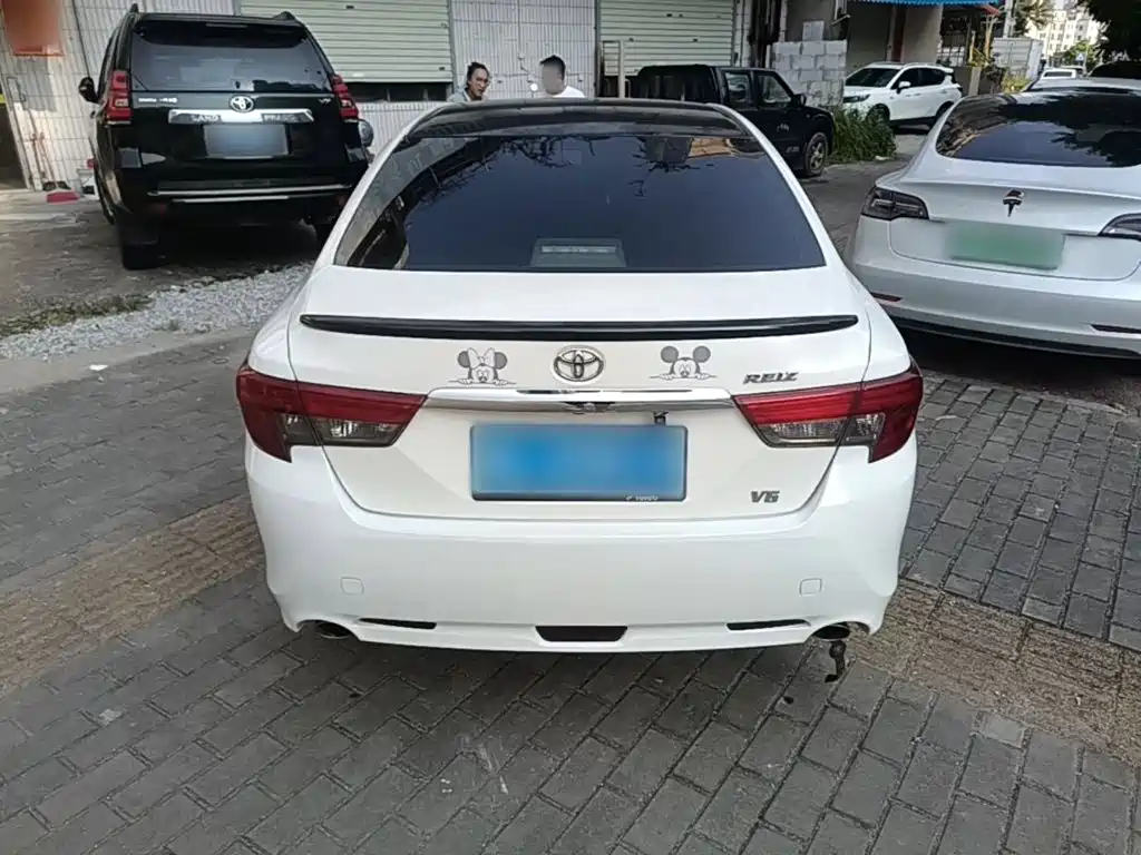 Toyota Reiz — миниатюра 6