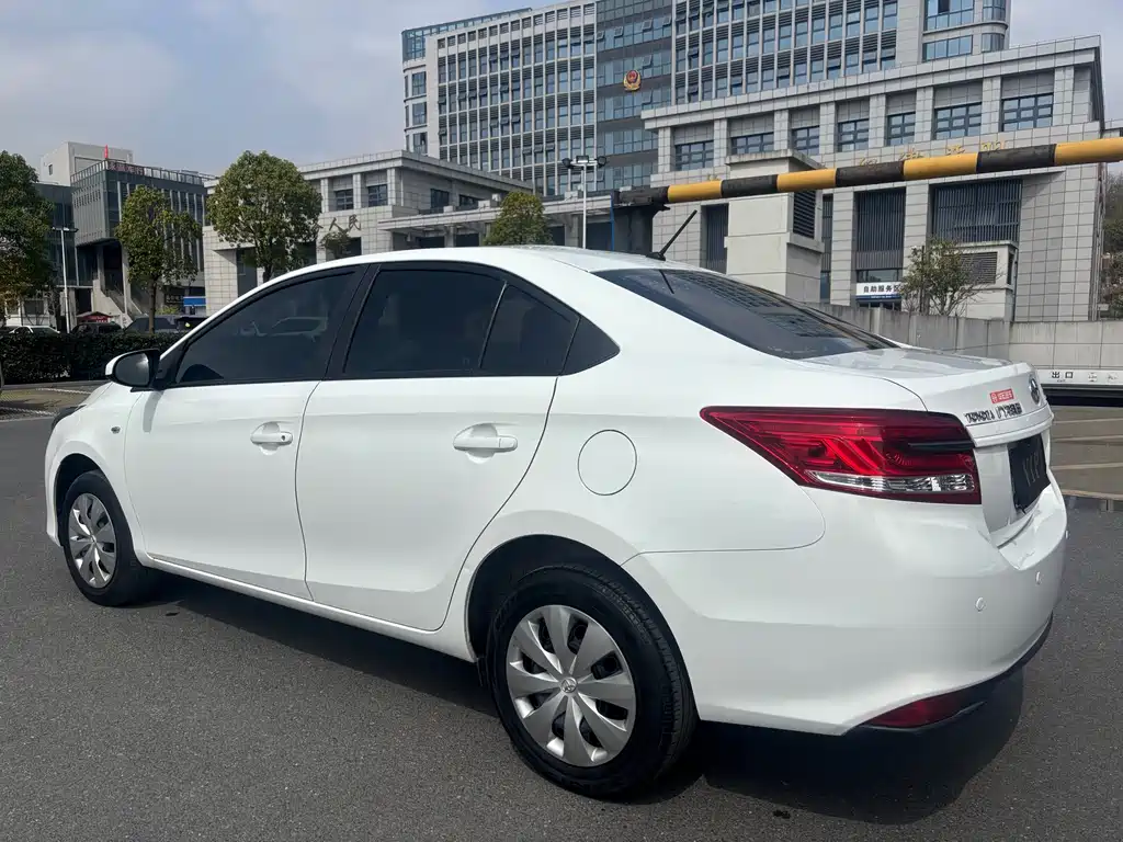 TOYOTA YARIS L TO ENJOY