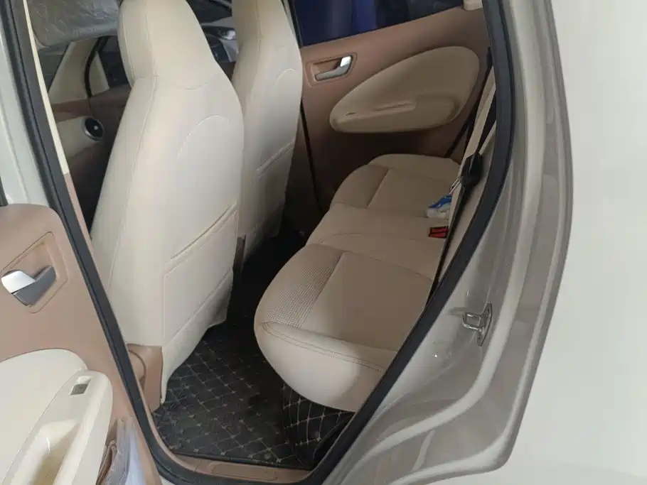 Wuling MINIEV — миниатюра 11