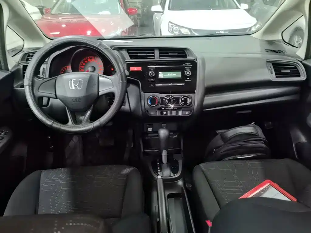 Honda Fit — миниатюра 10