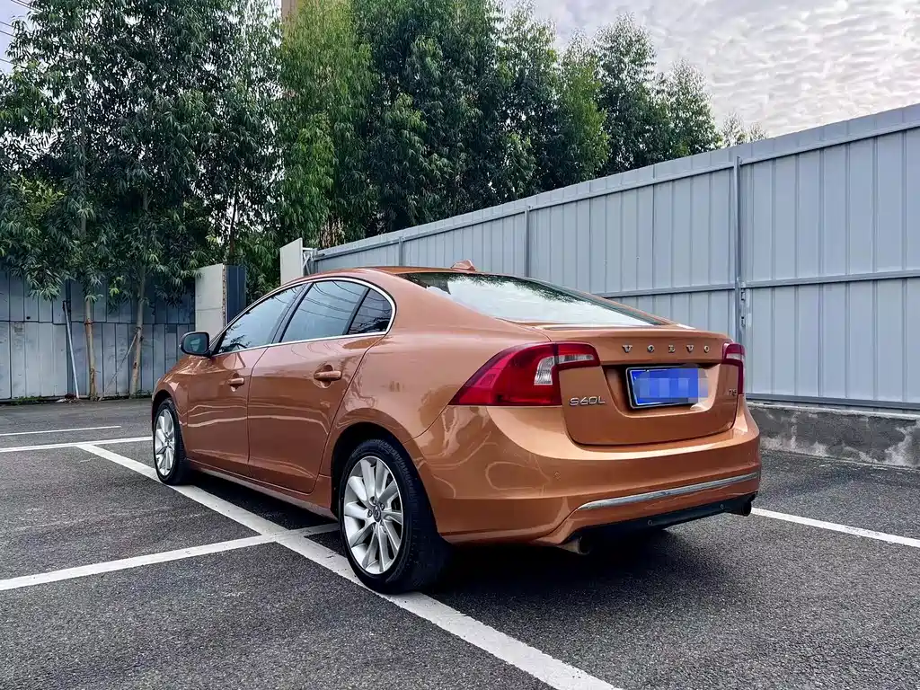 Volvo S60 — миниатюра 6