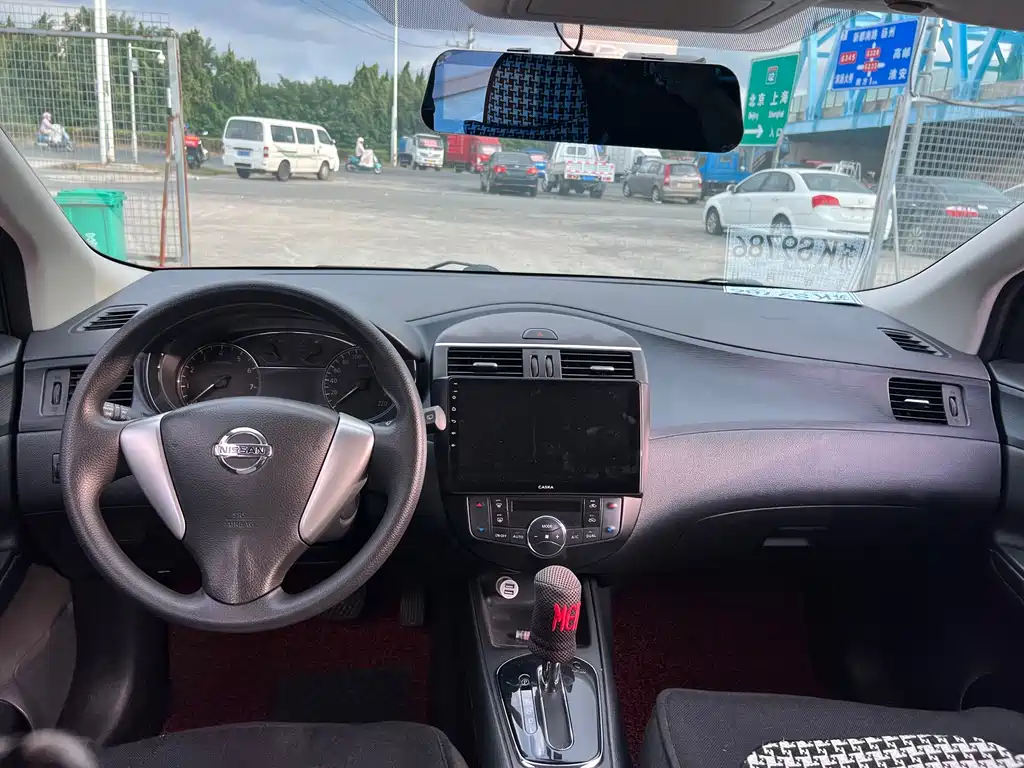 Nissan Tiida — миниатюра 6