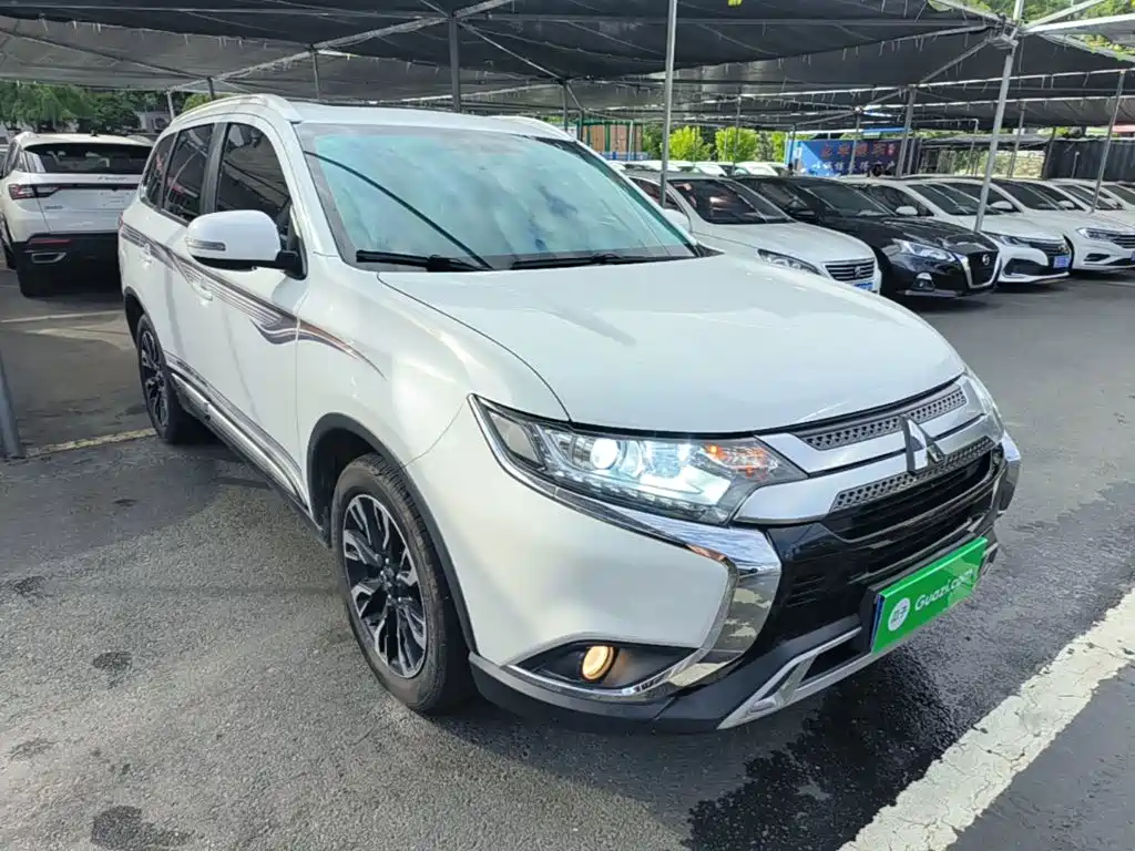 Mitsubishi Outlander — миниатюра 4