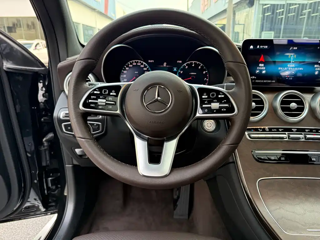 Mercedes-Benz GLC — миниатюра 11