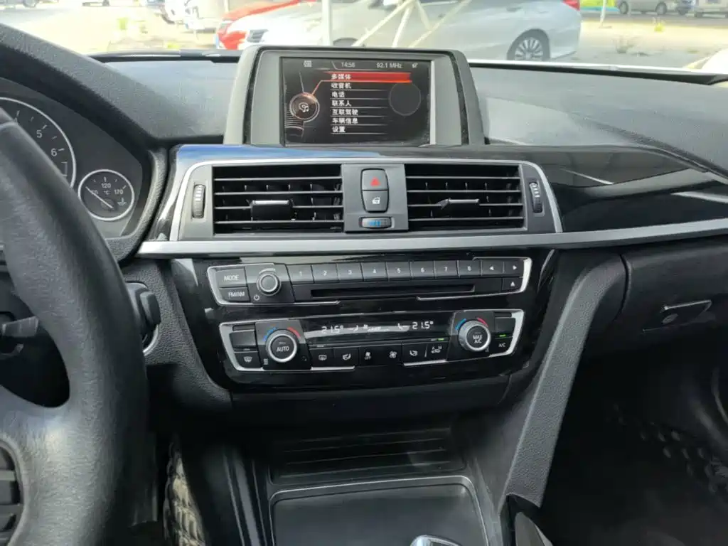 BMW 3 Series — миниатюра 13