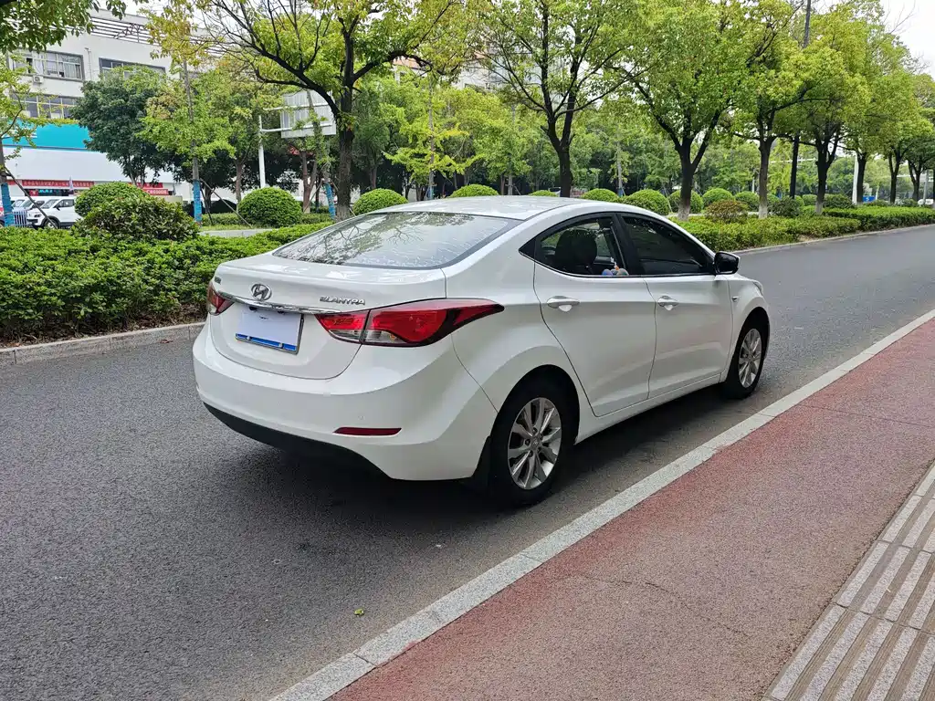Hyundai Elantra Langdong — миниатюра 9