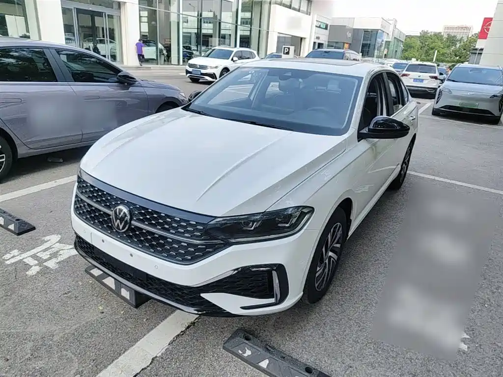 Купить Volkswagen Lavida