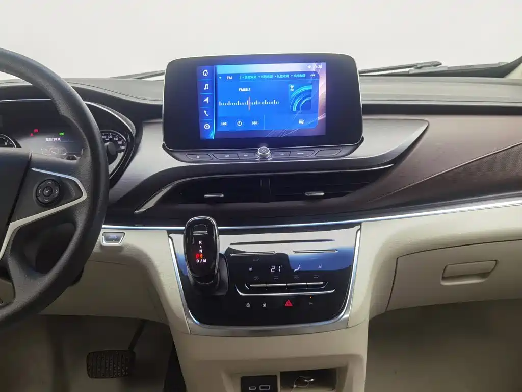 Buick GL8 — миниатюра 12