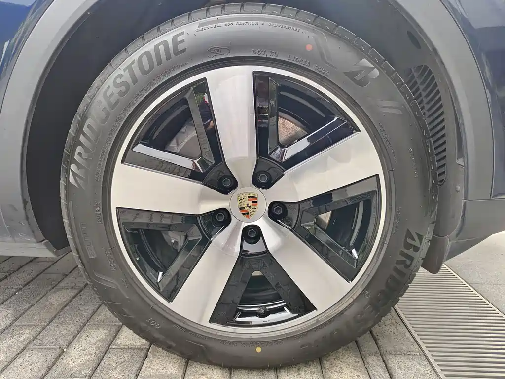 PORSCHE CAYENNE NEW ENERGY