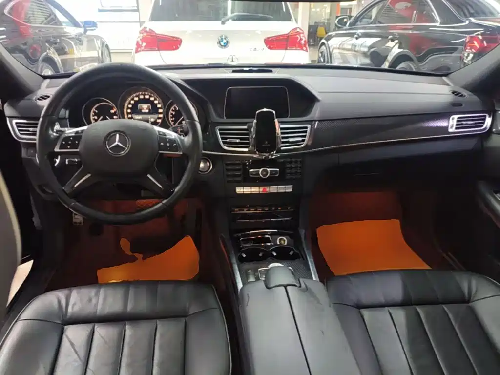 Mercedes-Benz E-Class — миниатюра 10