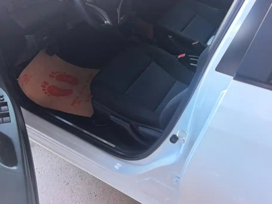 Toyota Yaris L — миниатюра 9