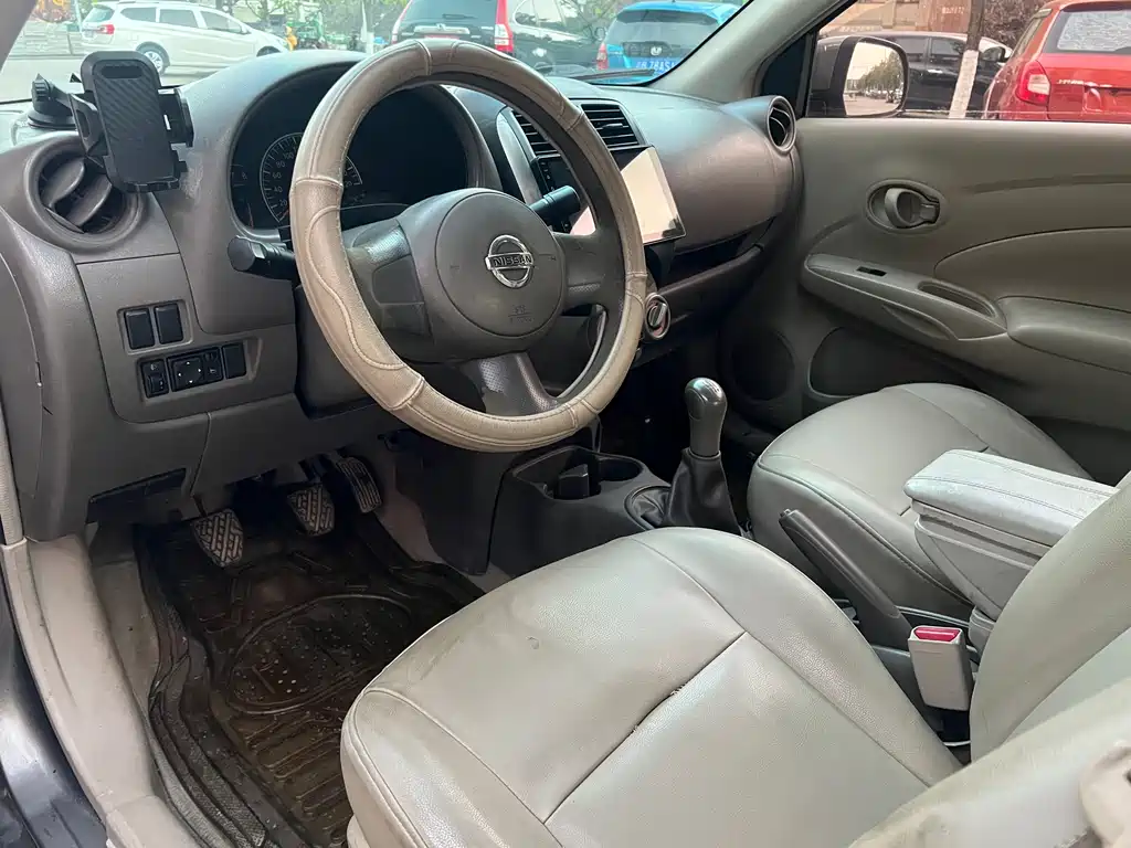 Nissan Sunny 2011 1.5XE MT Comfort