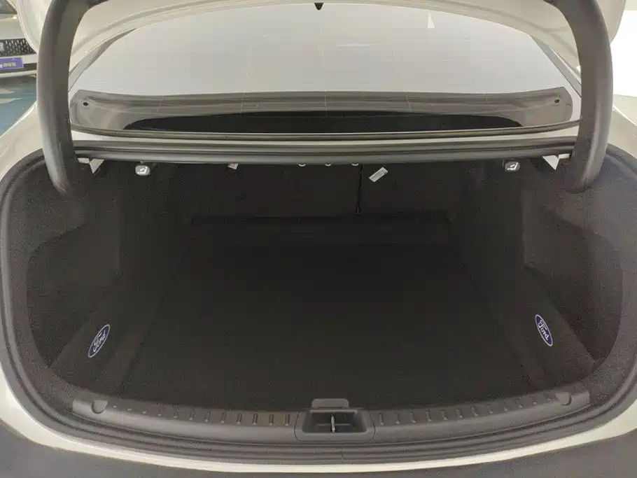 Ford Mondeo — миниатюра 4
