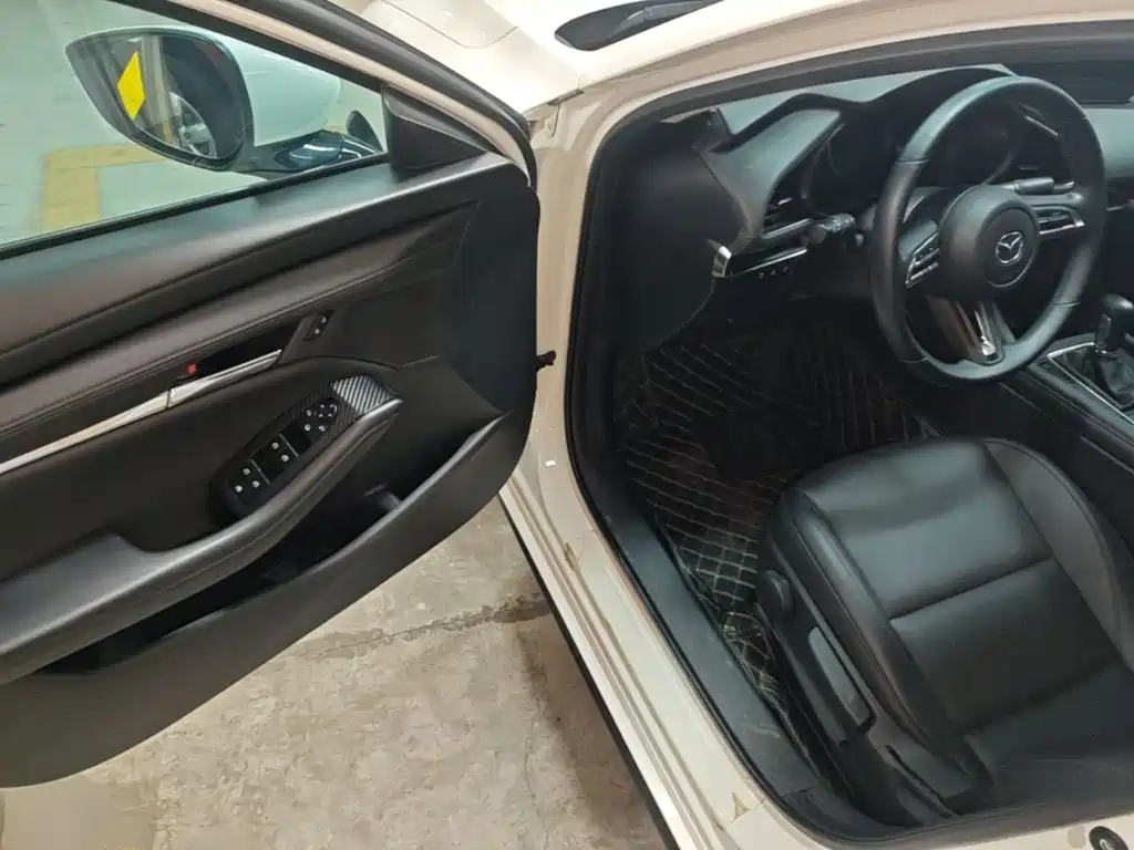 Mazda 3 Axela — миниатюра 16