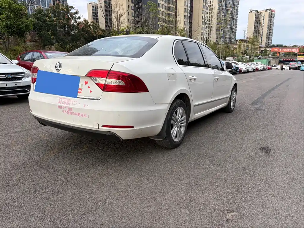 Skoda Superb — миниатюра 10