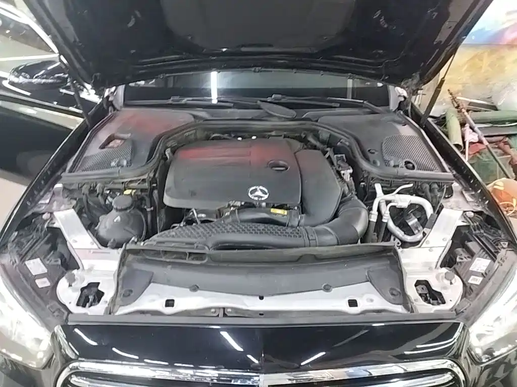 Mercedes-Benz E-Class — миниатюра 20