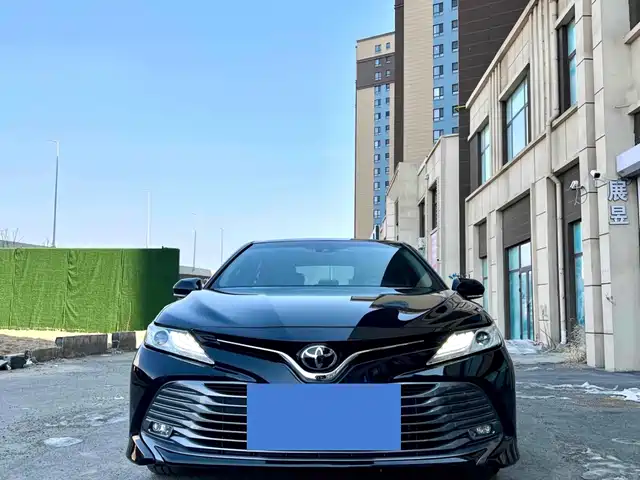 TOYOTA CAMRY 2018