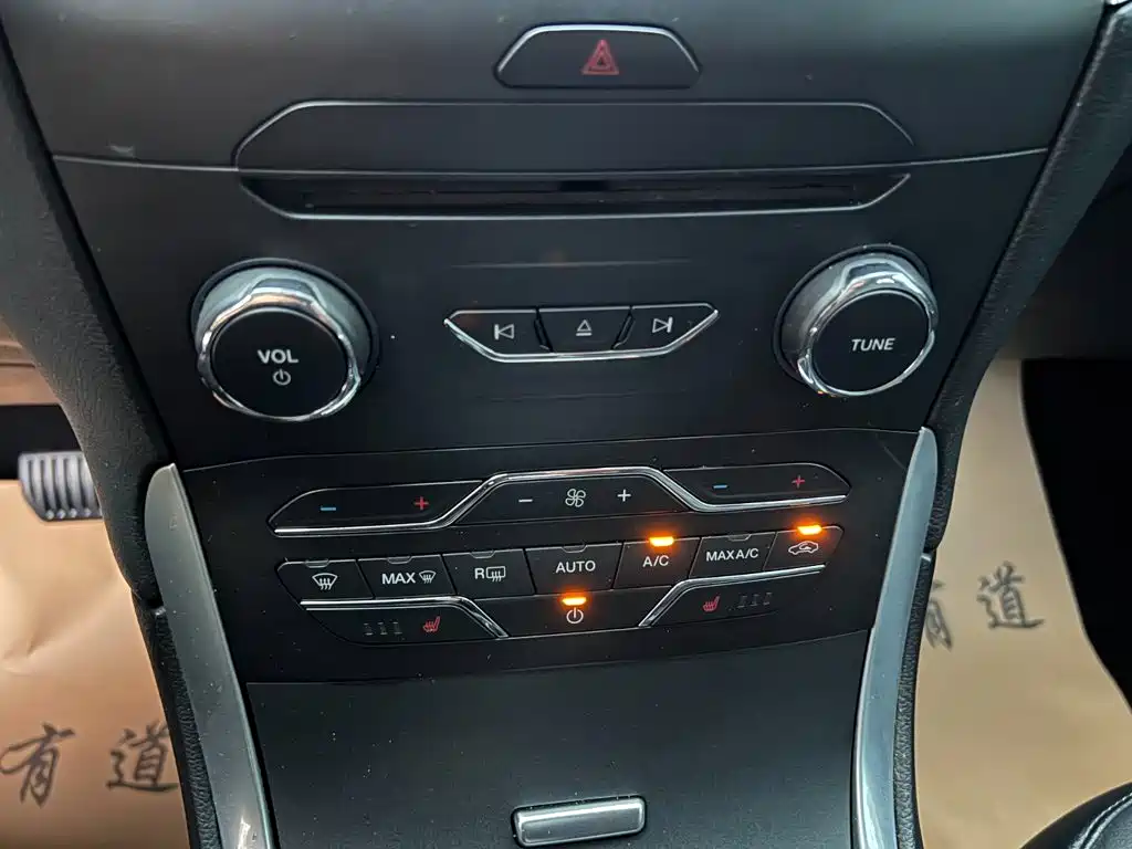 Ford Edge — миниатюра 12