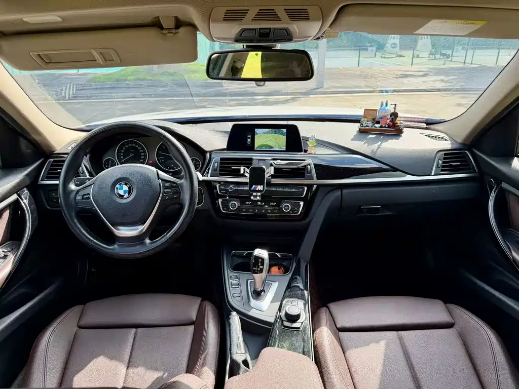 BMW 3 Series — миниатюра 8