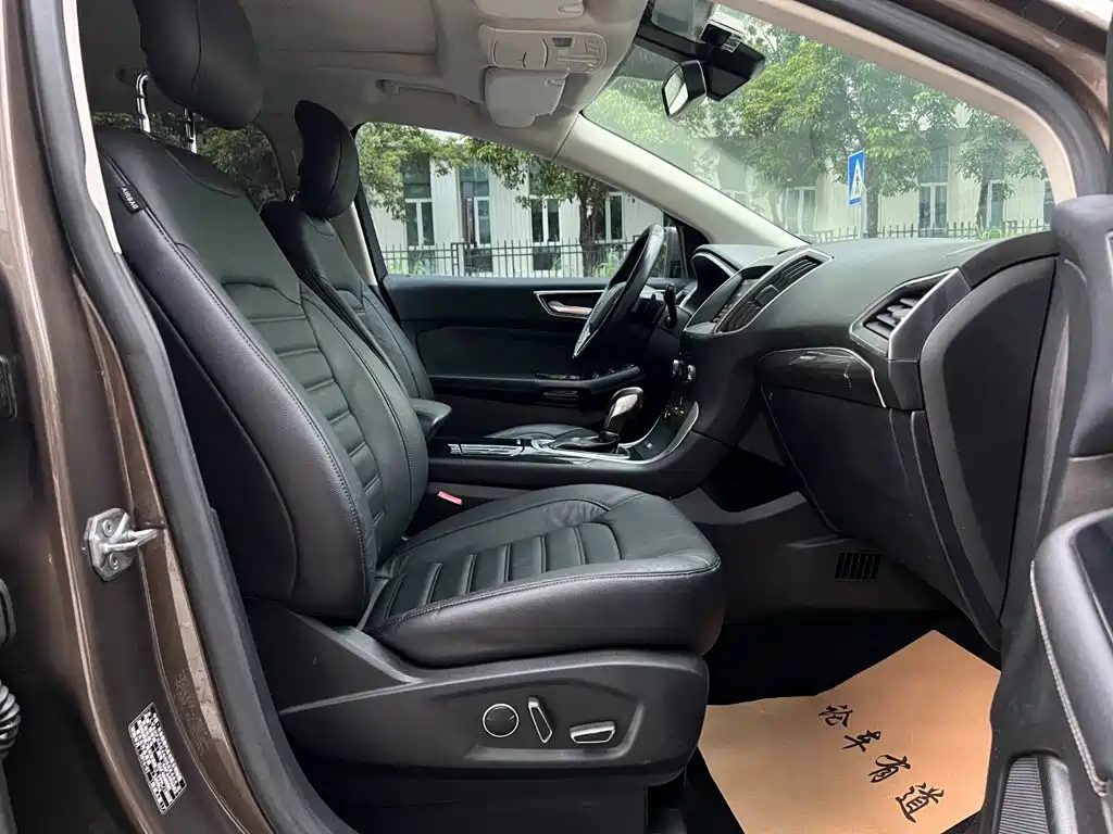 Ford Edge — миниатюра 21