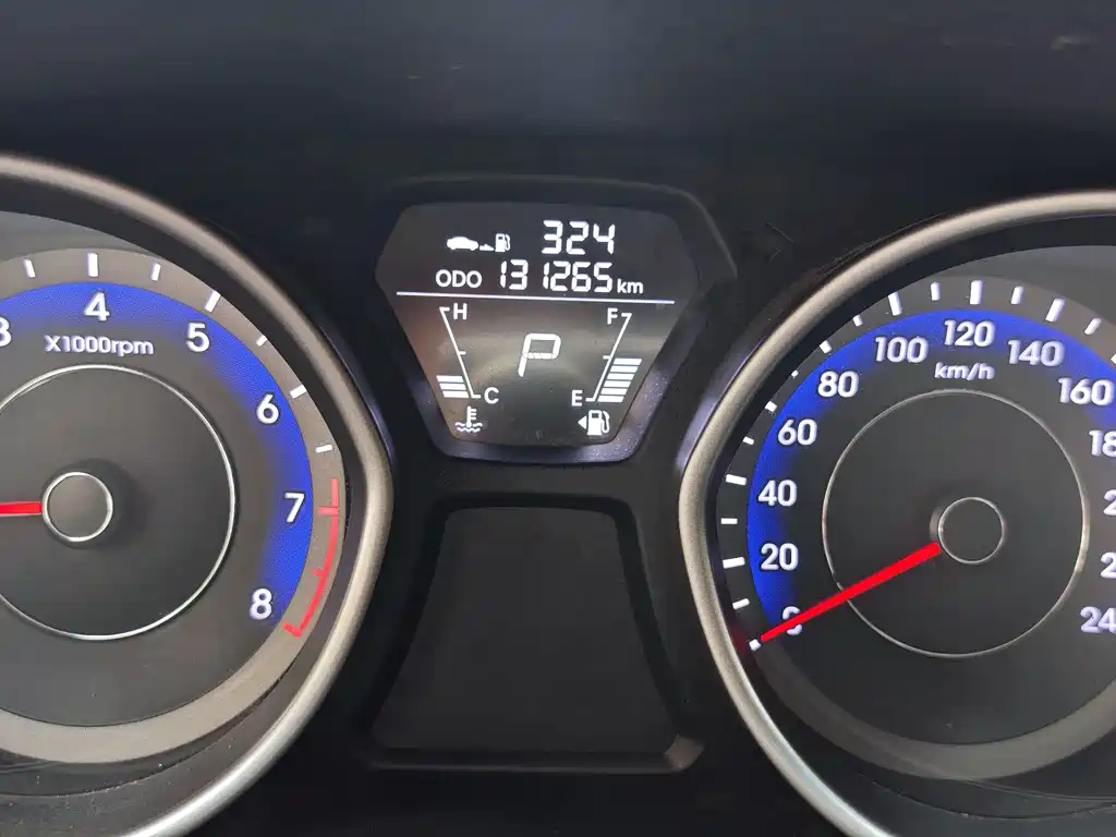 Hyundai Elantra Langdong — миниатюра 11