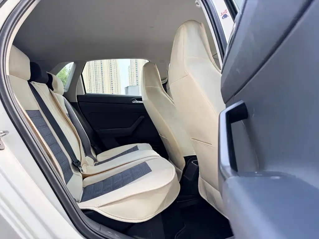 Volkswagen Polo — миниатюра 8