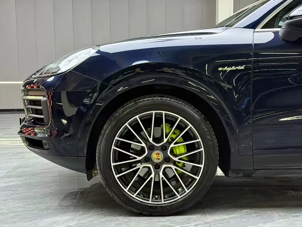 Porsche Cayenne Hybrid — миниатюра 7
