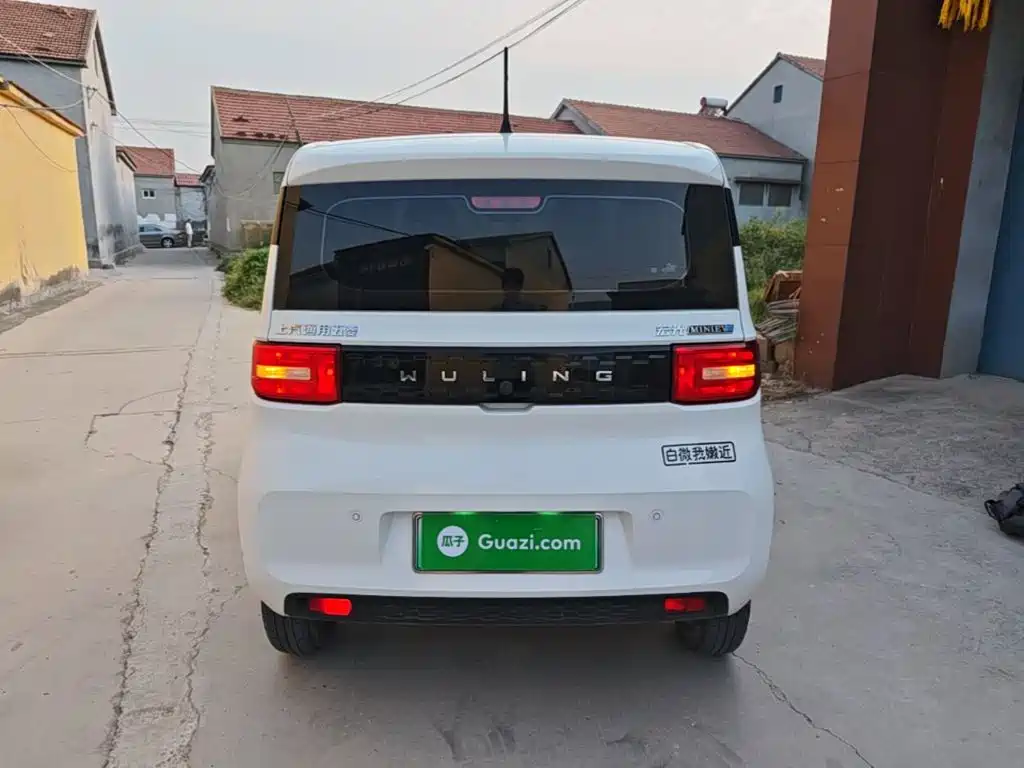 Wuling MINIEV — миниатюра 6