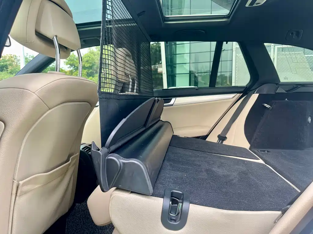 Mercedes-Benz C-Class (Import) — миниатюра 11