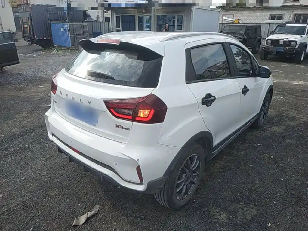 Geely Vision X3 — миниатюра 7
