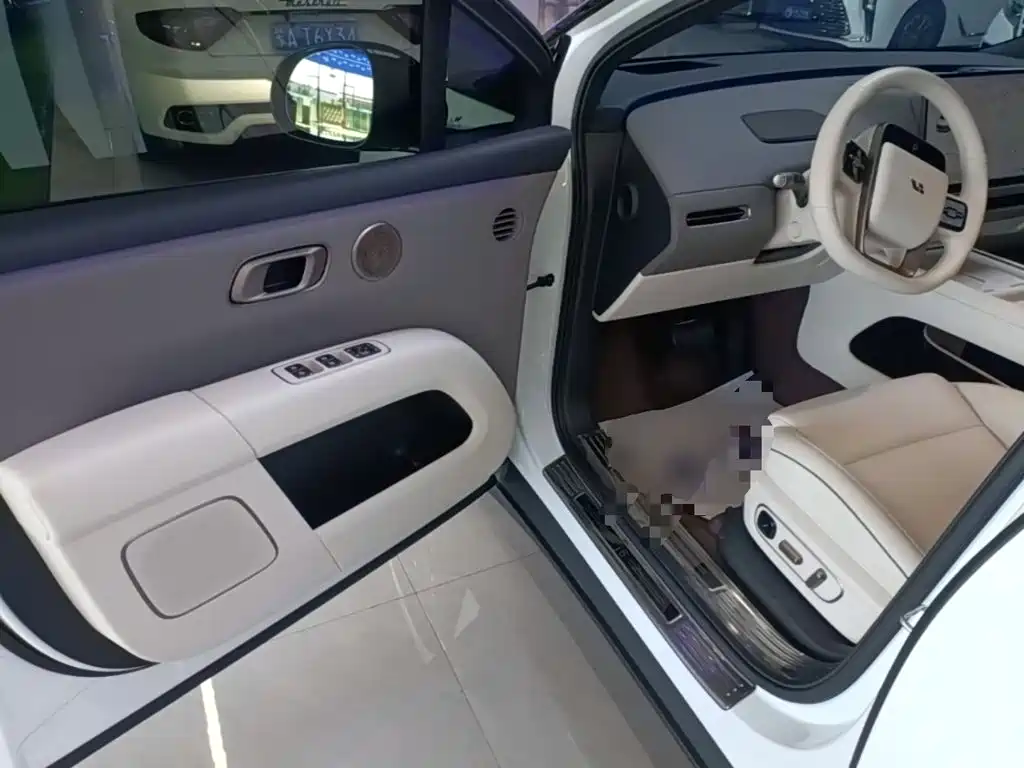 Li Auto Идеальный i6 — миниатюра 16