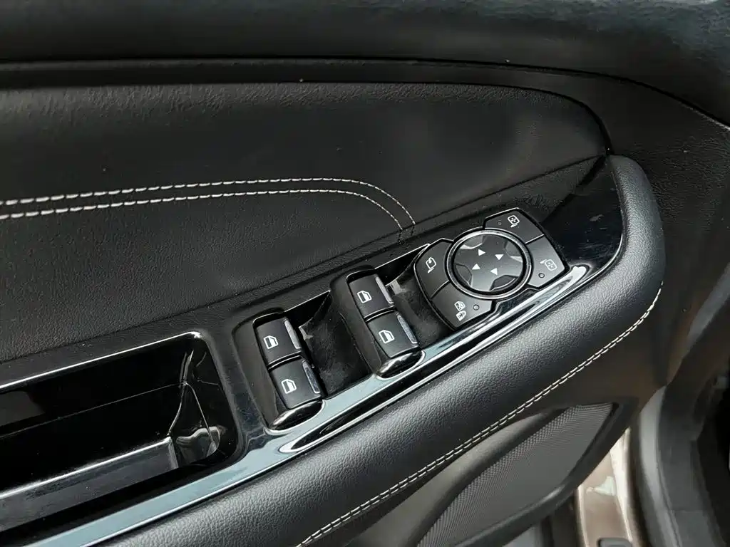 Ford Edge — миниатюра 7