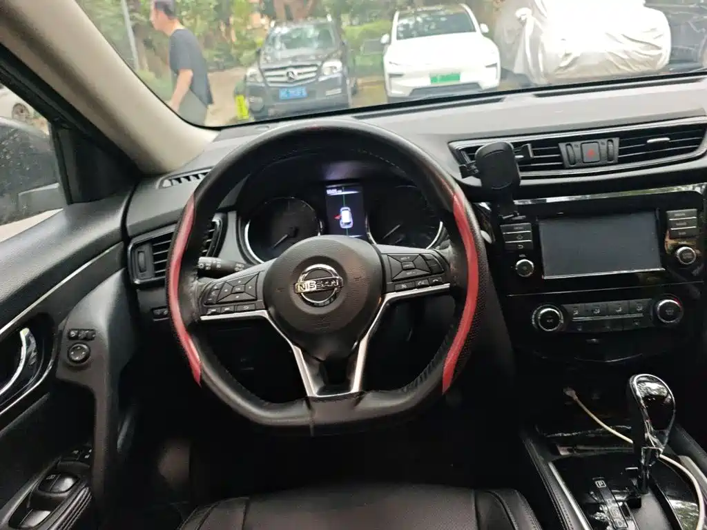 Nissan X-Trail — миниатюра 11