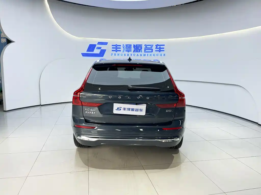 Volvo XC60 2024 B5 Luxury
