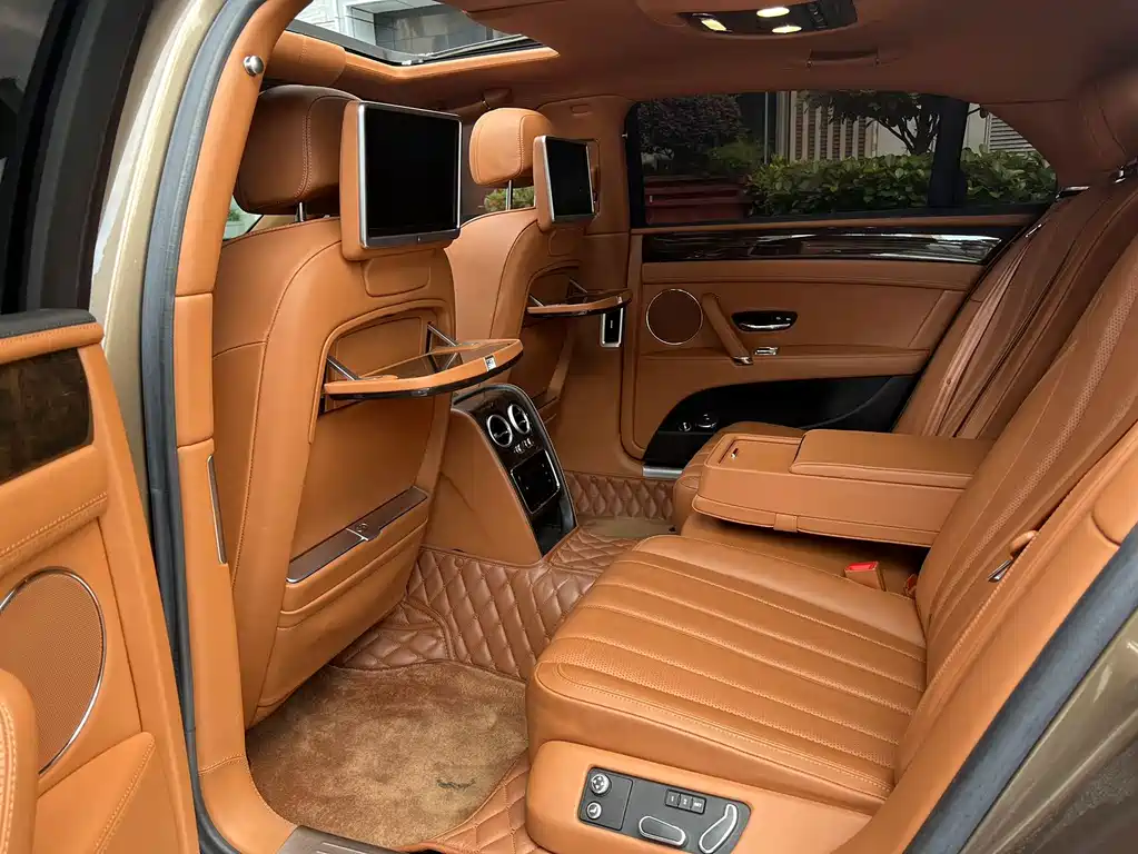 Bentley Flying Spur — миниатюра 8
