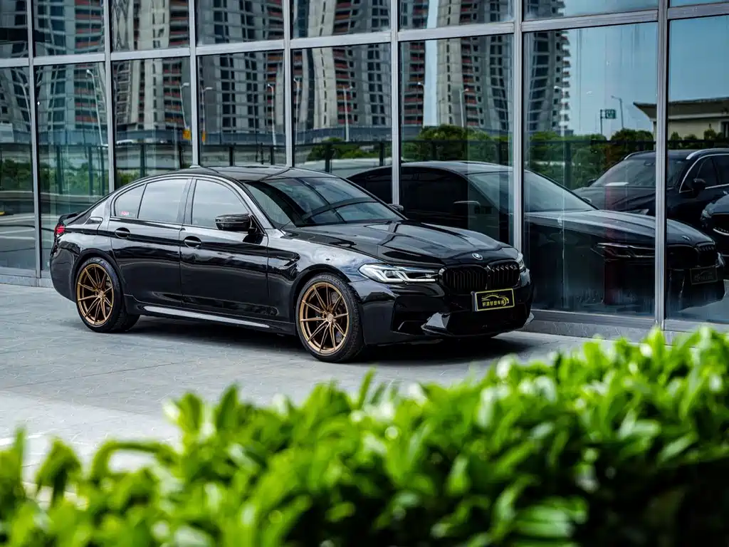 BMW M5 — миниатюра 3