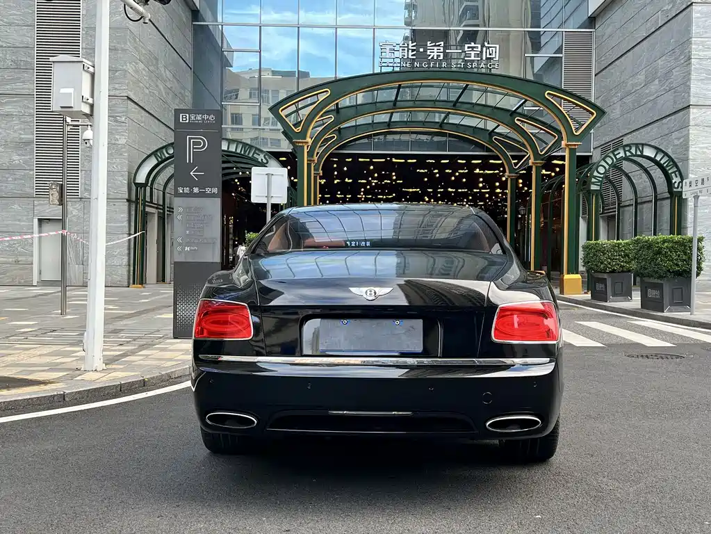 Bentley Flying Spur — миниатюра 11