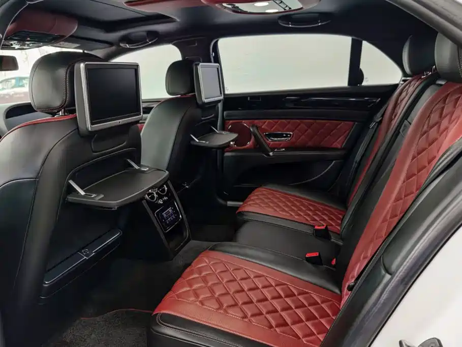 Bentley Flying Spur — миниатюра 13
