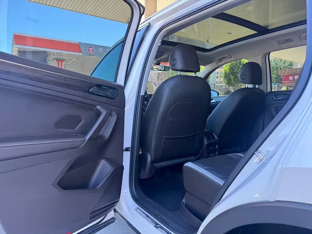 Volkswagen Tiguan L — миниатюра 9