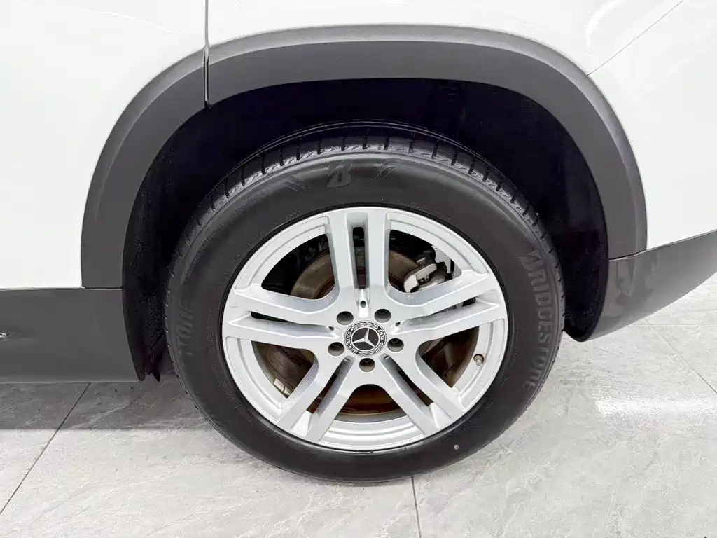 Mercedes-Benz GLB — миниатюра 21