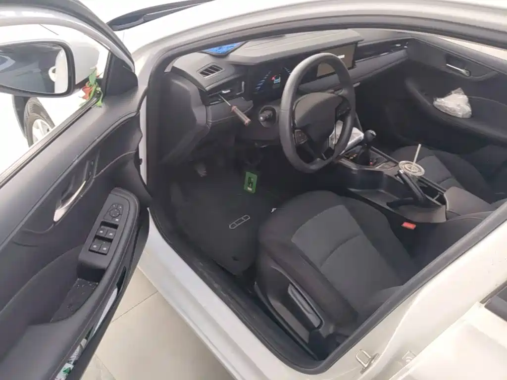 Roewe i5 — миниатюра 16
