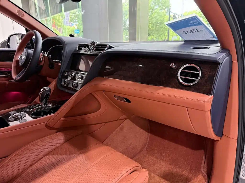 Bentley Bentayga — миниатюра 8