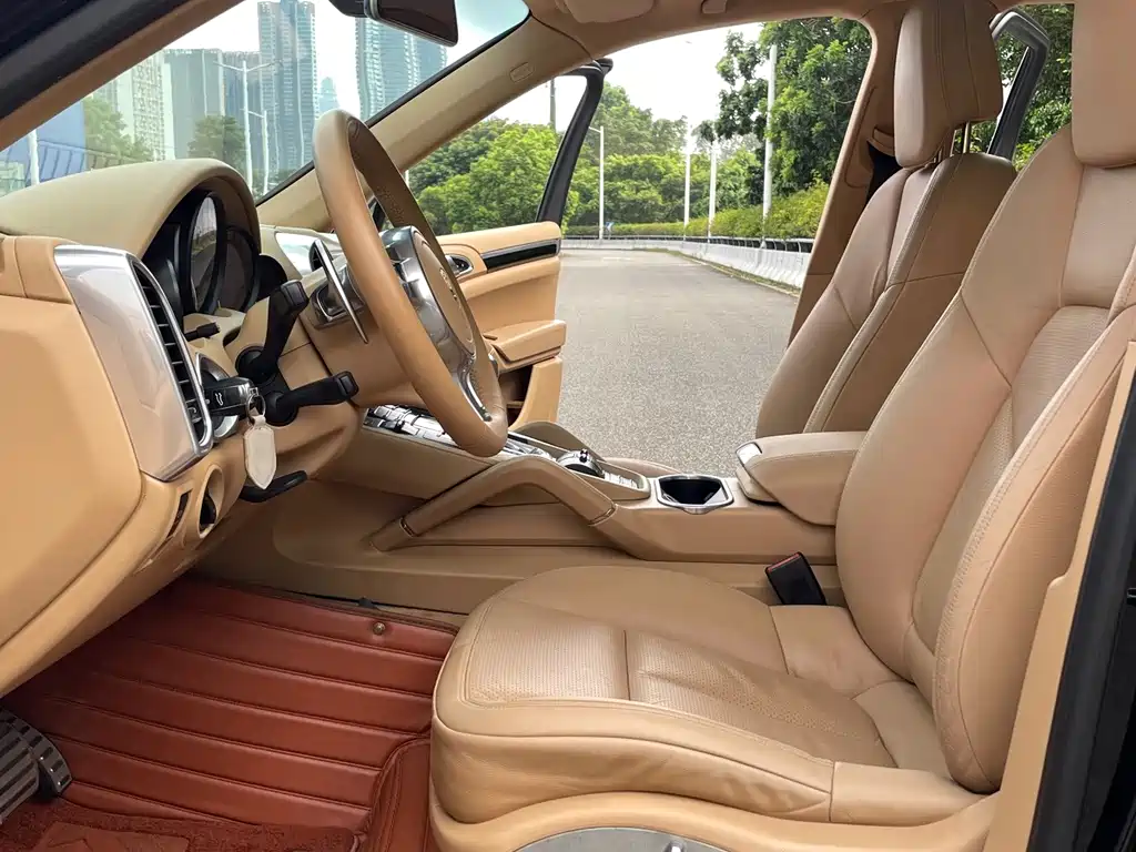 Porsche Cayenne — миниатюра 8