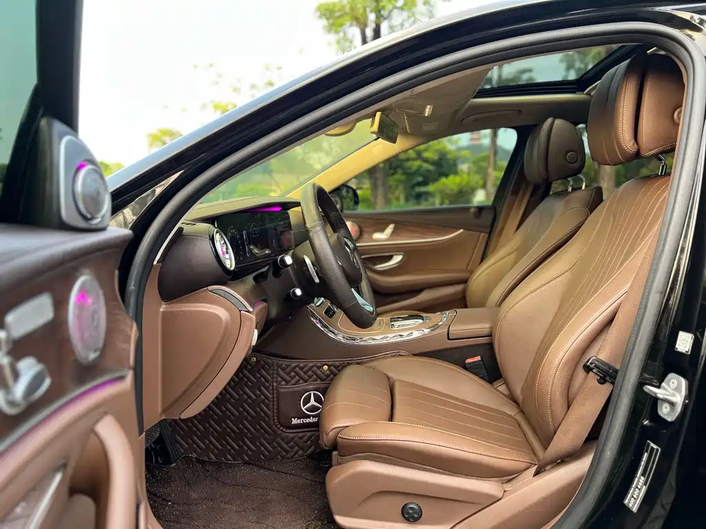 Mercedes-Benz E-Class — миниатюра 7